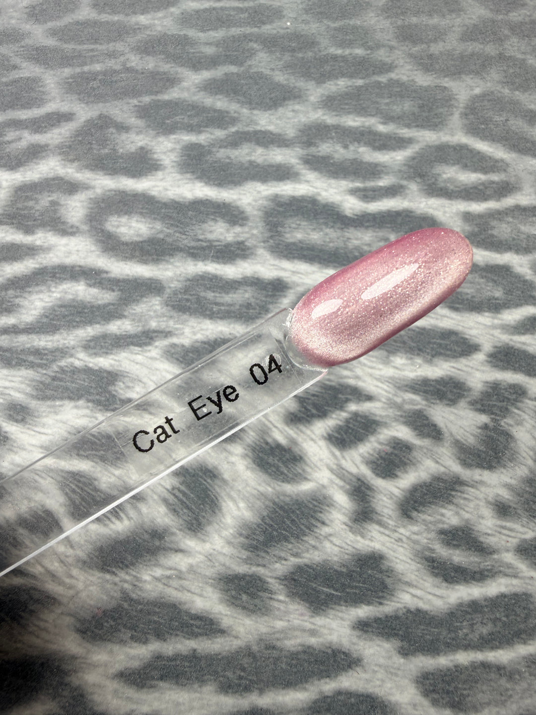 Cat Eye 04 gel polish