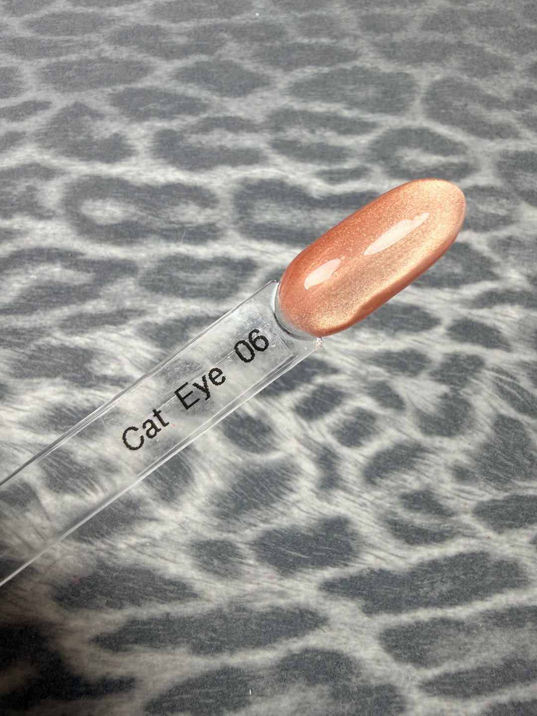 Cat Eye 06 gel polish